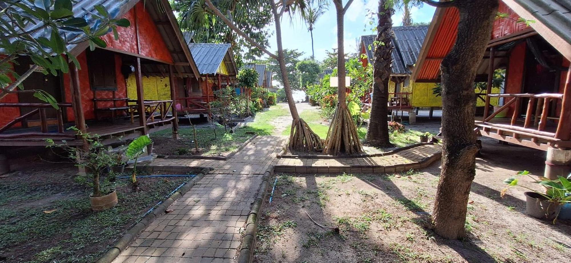 Breizh Cape Beach Bungalows Koh Lanta Exterior photo