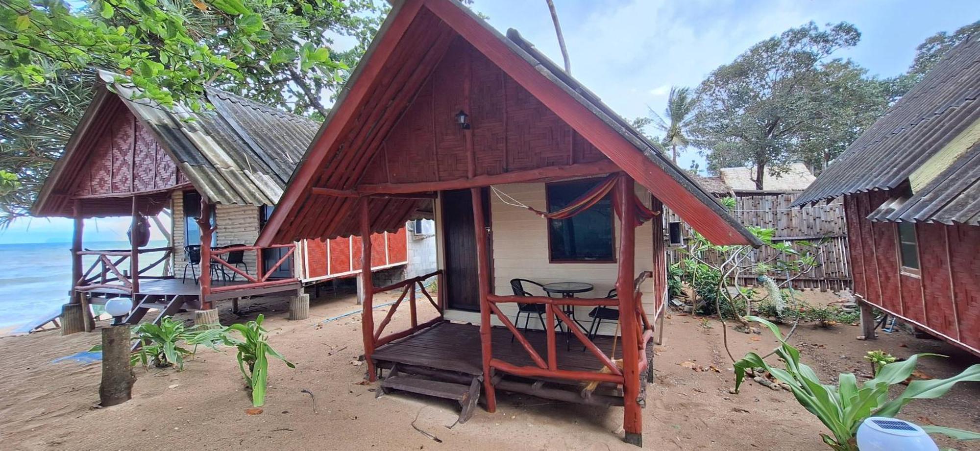 Breizh Cape Beach Bungalows Koh Lanta Room photo