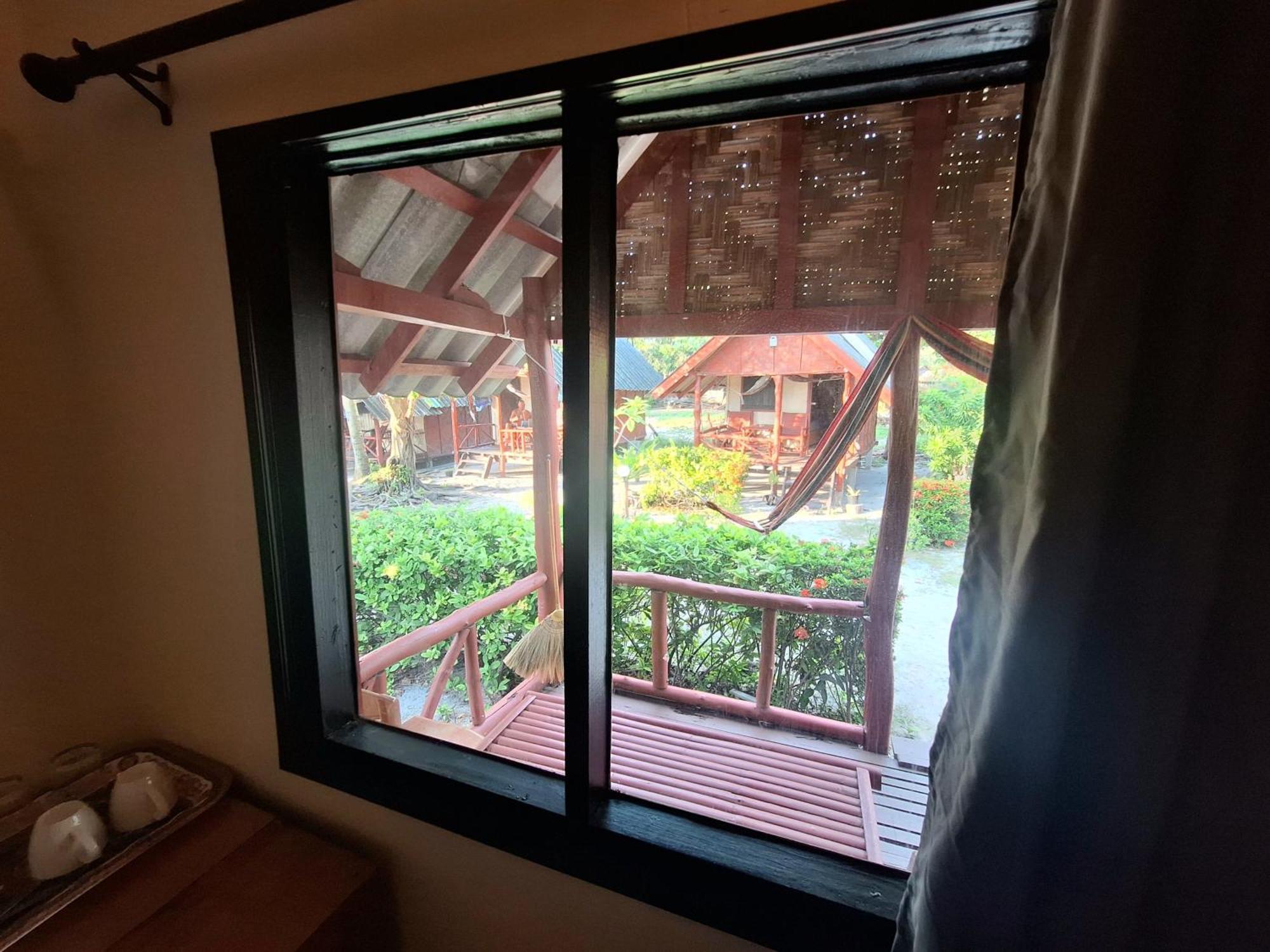 Breizh Cape Beach Bungalows Koh Lanta Exterior photo