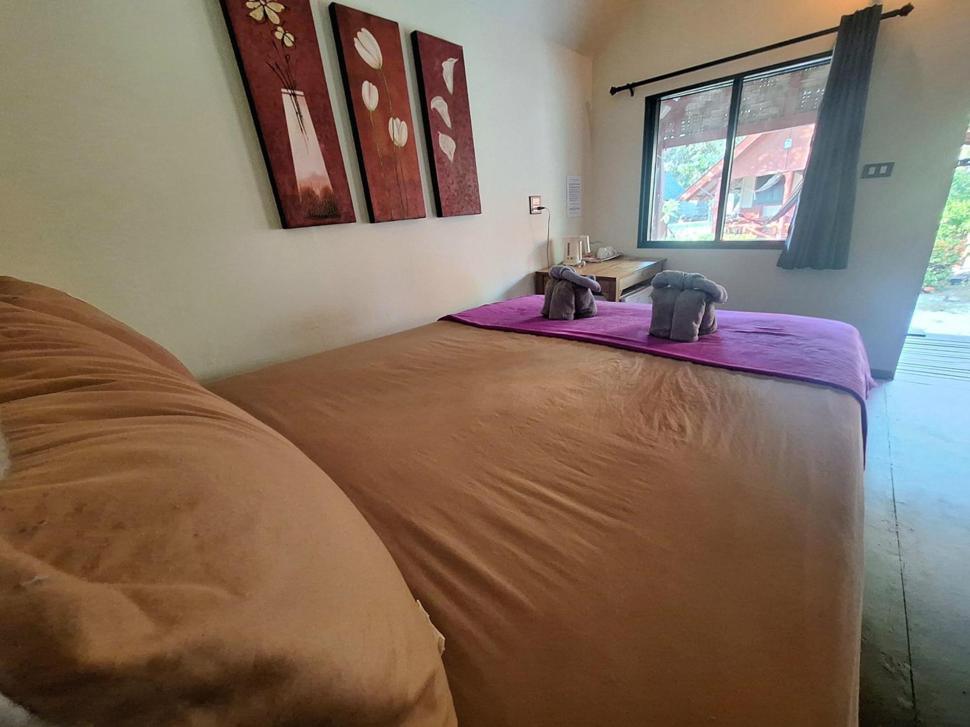 Breizh Cape Beach Bungalows Koh Lanta Room photo