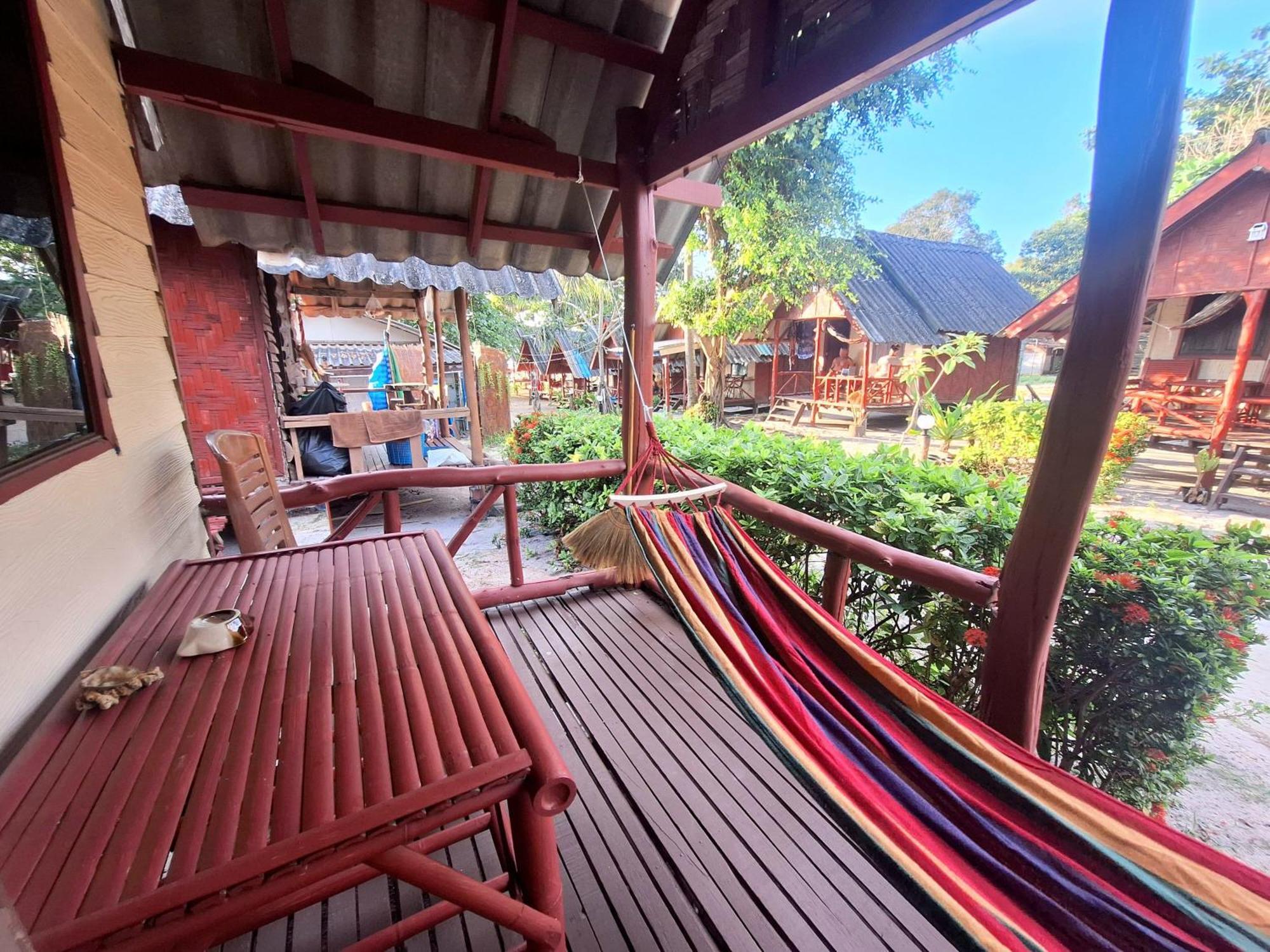 Breizh Cape Beach Bungalows Koh Lanta Exterior photo