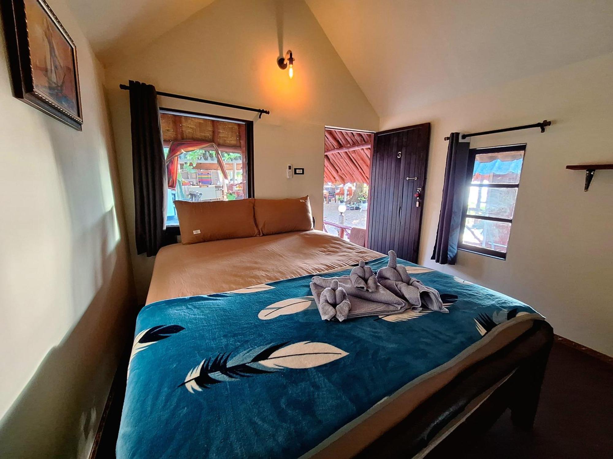 Breizh Cape Beach Bungalows Koh Lanta Exterior photo